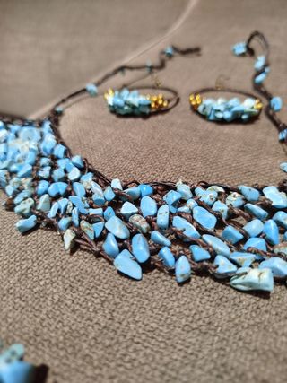 Collar y pendientes turquesa