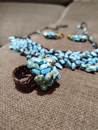 Collar y pendientes turquesa