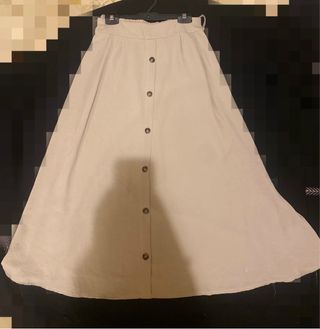 Falda midi beige botones