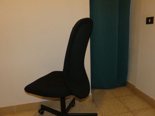 Silla oficina giratoria negra