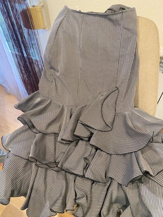 Falda flamenca gris rayas