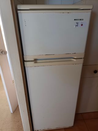 Nevera Beko 2 puertas - Congelador