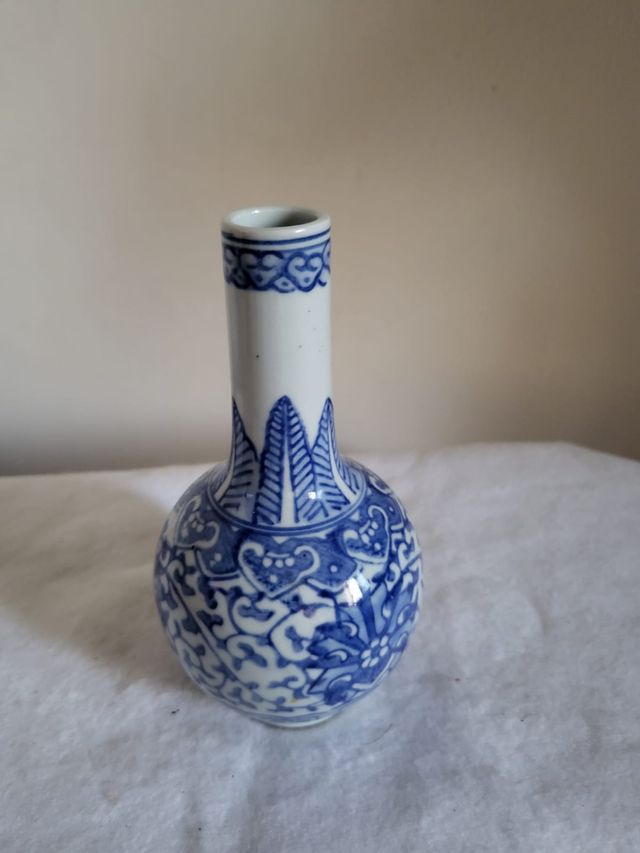 Jarrón porcelana azul y blanco