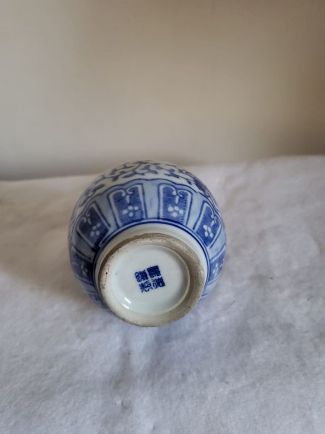 Jarrón porcelana azul y blanco