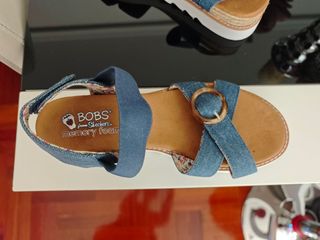Sandalias Skechers azules. Usada una única vez.