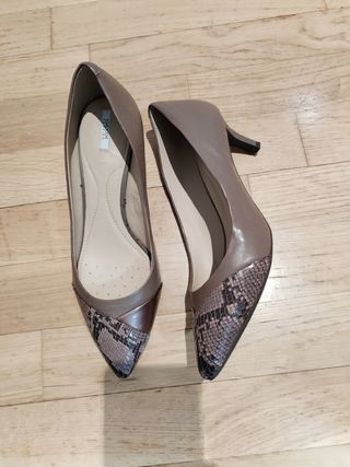 Zapatos Geox marrones - tacón