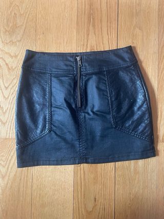 Minifalda negra cuero | Talla 34
