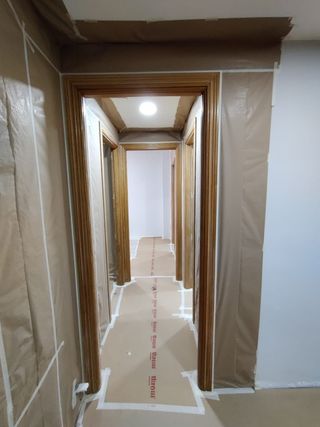 Lacado de puertas en banco satinado 