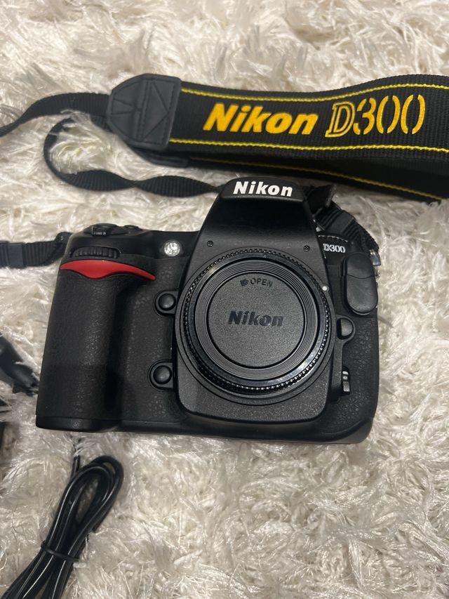 Nikon D300 - Fotocamera SLR+batteria aggiuntiva