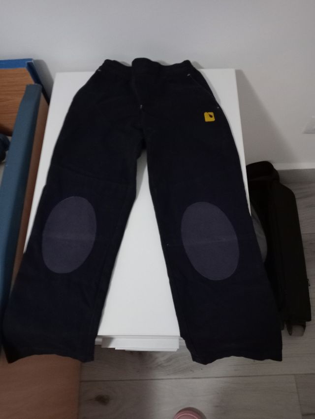 Pantalón colegio Artica niño talla 4.