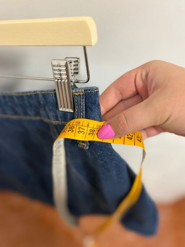 Minifalda tejada con botones