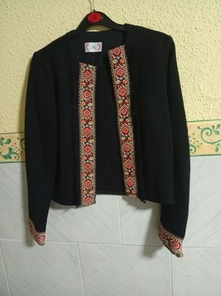 Chaquetas mujer: cuadros tono marrón y negra