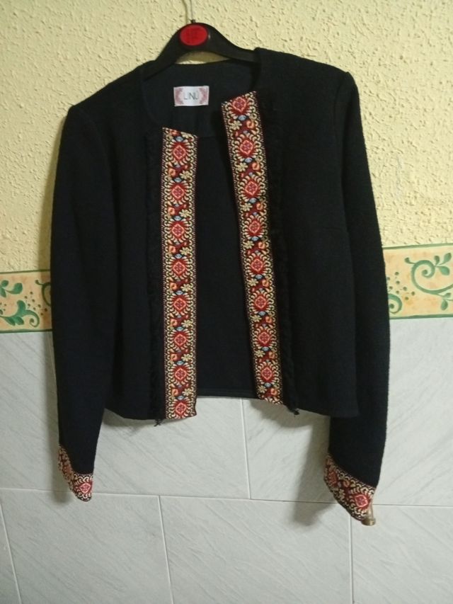 Chaquetas mujer: cuadros tono marrón y negra