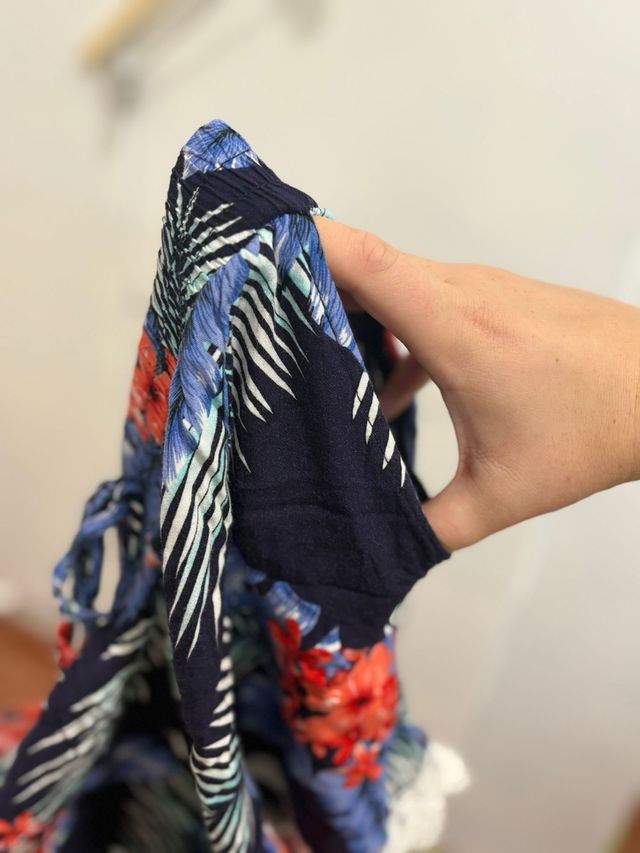 Pantalón corto goma elástica y bolsillos