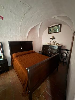 Dormitorio rústico antiguo