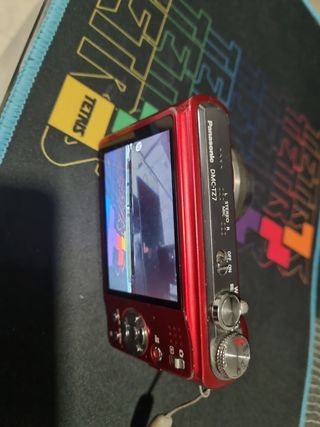 Lumix Cámara roja 12x AVCHD