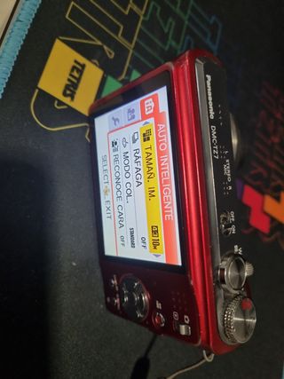 Lumix Cámara roja 12x AVCHD