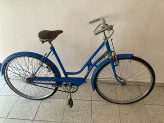Bicicleta BH clásica azul