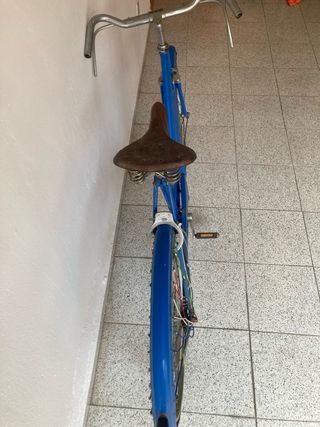 Bicicleta BH clásica azul