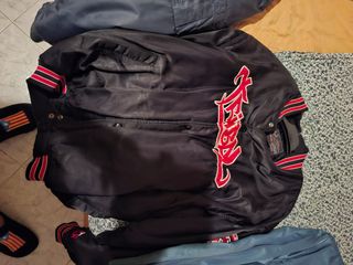 Chaqueta Tribal negra y roja