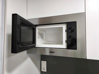 SOLO 5 USOS MICROONDAS INTEGRABLE ZANUSSI INOX