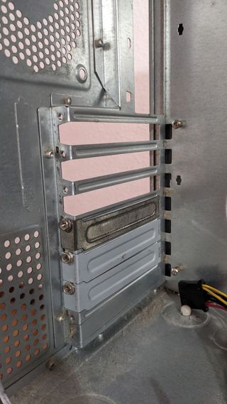 Caja ATX retro + fuente Conceptronic