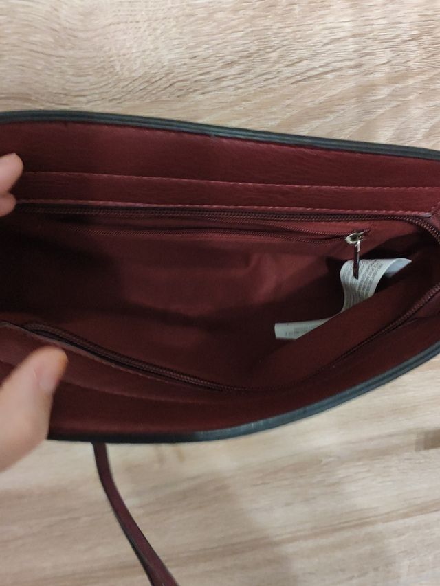 Bolso Stradivarius burdeos M