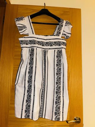 Vestido blanco y negro