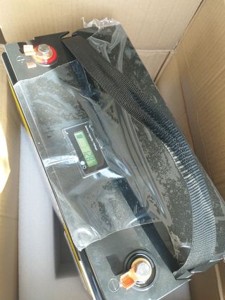 Batería Litio LifePo4 160Ah 12v cargador 20A