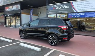 Ford Kuga. Gasolina. ST-line. Etiqueta C