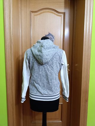 Chaqueta bomber Bershka gris