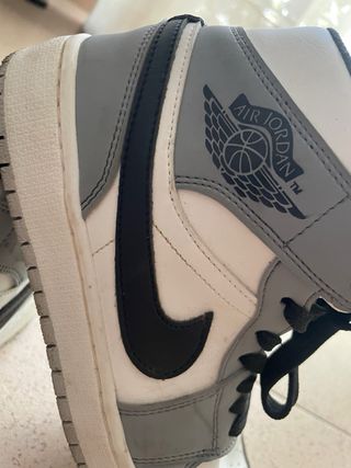 Nike Air Jordan 1 Mid - Gris Blanco
