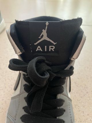 Nike Air Jordan 1 Mid - Gris Blanco