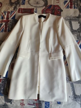 Blazer blanca larga - Abrigo ligero Zara