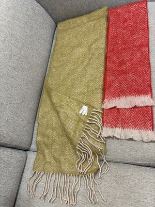 Bufandas lana-mohair: verde oliva y roja