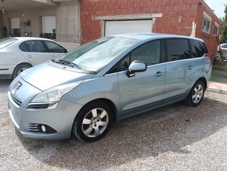 Peugeot 5008 2011