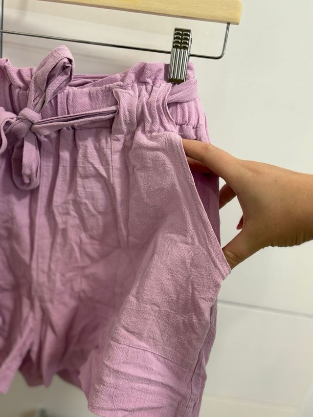 Pantalón corto fino cintura elástica 