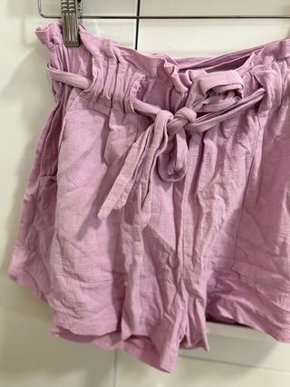 Pantalón corto fino cintura elástica 