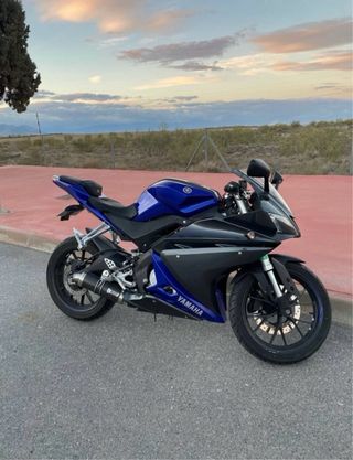 Yamaha YZF-R125: Moto deportiva