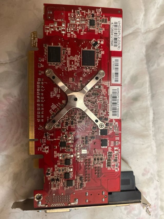 Tarjeta gráfica. ASUS ATI RADEON 
2400 PRO