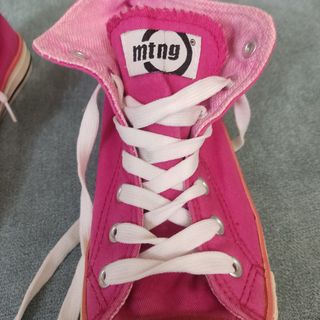 Zapatillas Mustang rosas altas