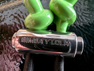 Bolso Bimba y Lola negro para el móvil y tarjetas
