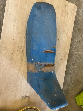 Asiento Suzuki Minicross dañado