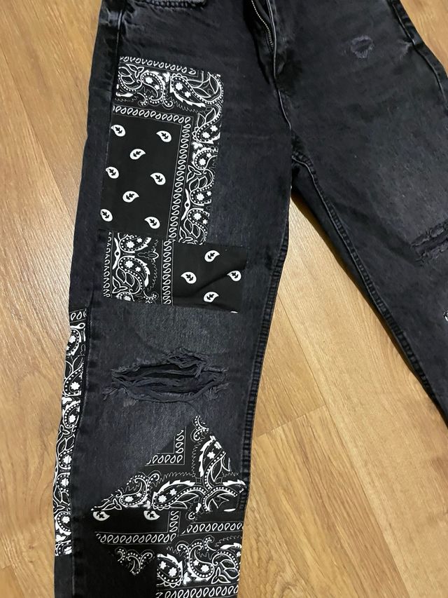 Top beige (talla M)  & Jeans negros