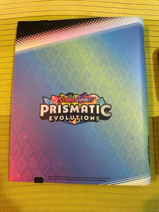 Álbum y lata Pokémon TCG
