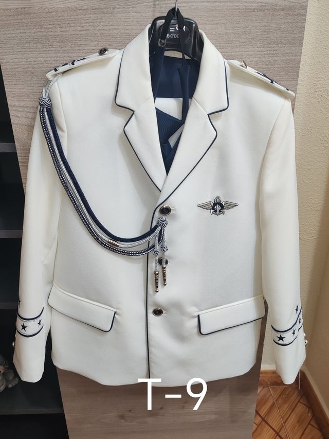 Traje comunión niño nuevos a estrenar.