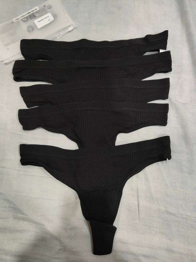 5 tangas negras - Ropa interior