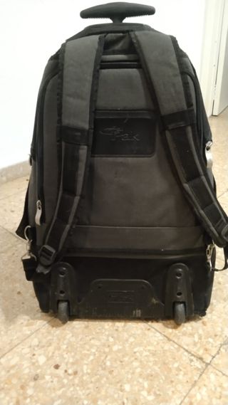 Mochila viaje negra