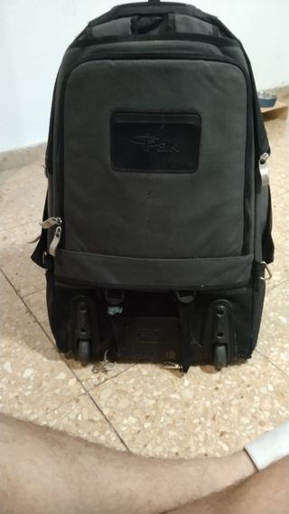 Mochila viaje negra