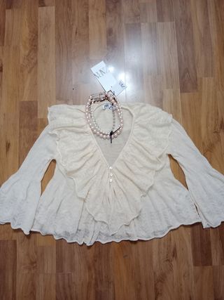 Blusa Zara beige volantes